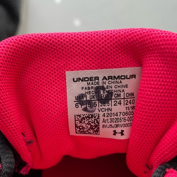 Under Armour Running Shoes - Picture 4 of 8